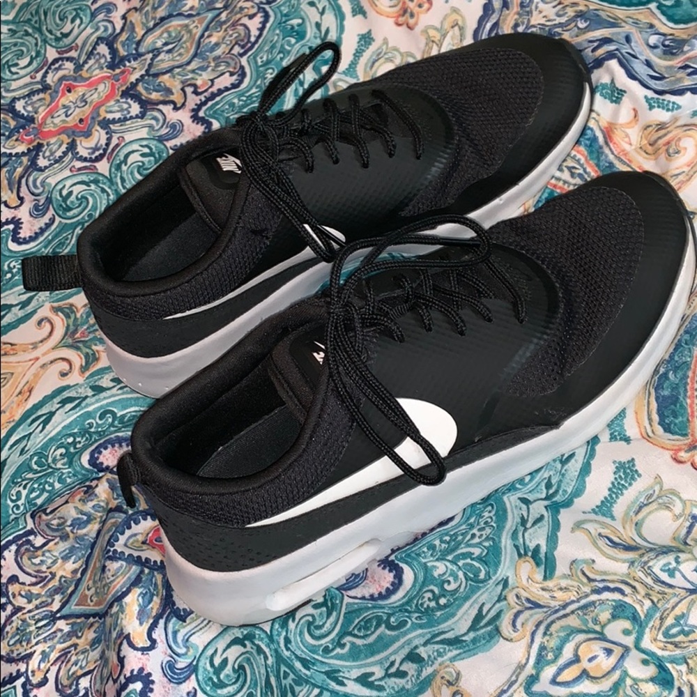 Nike Air Max Tennis Shoes